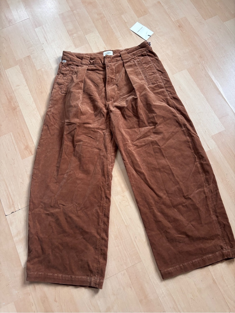 Citizens of humanity Wide-Leg Corduroy Pants in Rust size 27